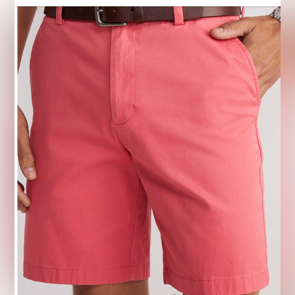 Vineyard Vines shorts, size 32